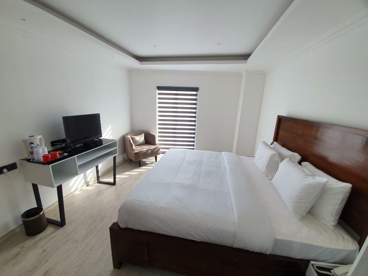 Bed Station 210 Ξενοδοχείο Κάντι Εξωτερικό φωτογραφία