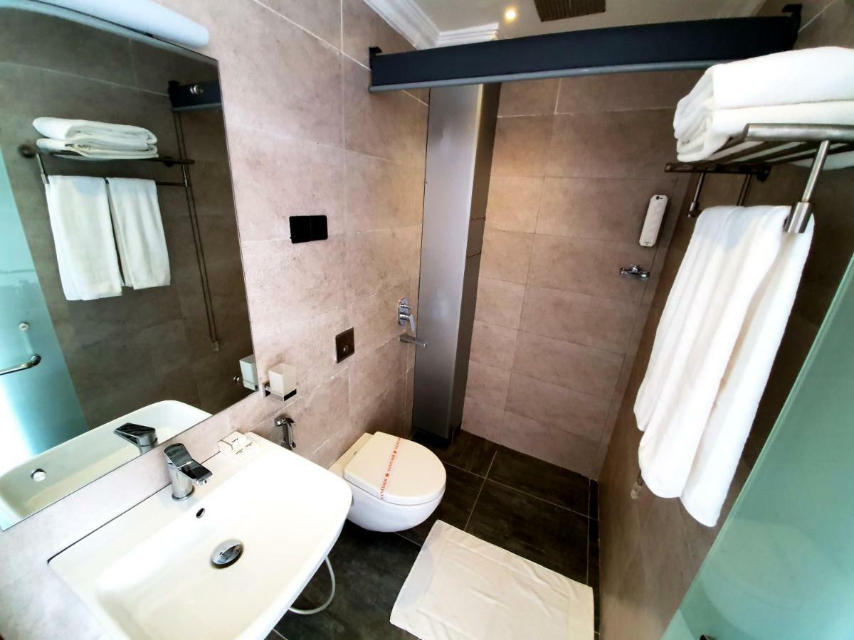Bed Station 210 Ξενοδοχείο Κάντι Εξωτερικό φωτογραφία